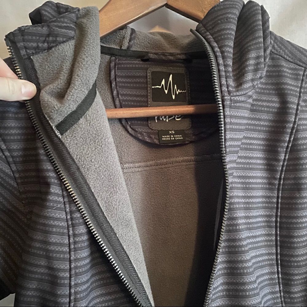 Pulse Waterproof Soft Shell  - Picture 4 of 6